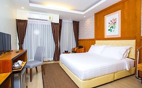 ทริปเปิล บี บูทิก เรสซิเดนซ์